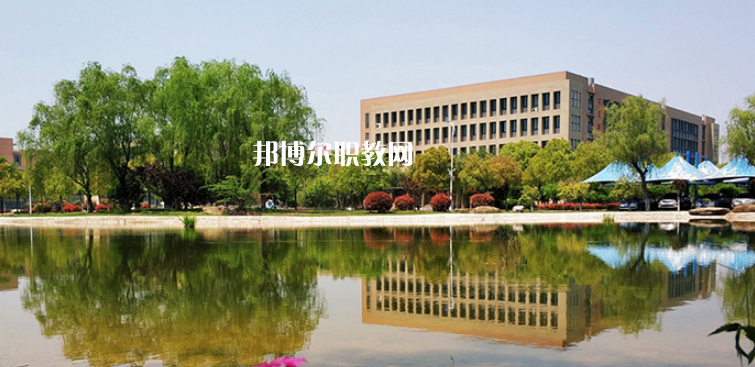 安徽2023年讀計(jì)算機(jī)學(xué)校多少錢(qián)