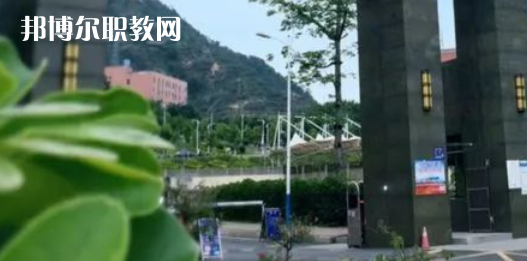 攀枝花市高級(jí)技工學(xué)校地址在哪里，哪個(gè)地區(qū)，哪個(gè)城市?