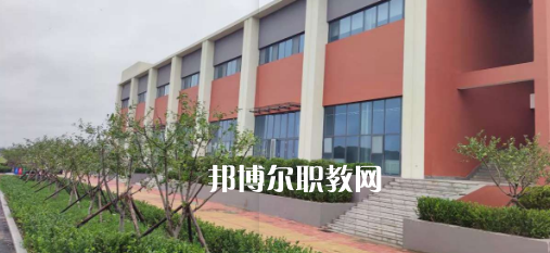2023青島西大技工學(xué)校招生計(jì)劃 招生人數(shù)是多少(附要求、條件、對(duì)象)