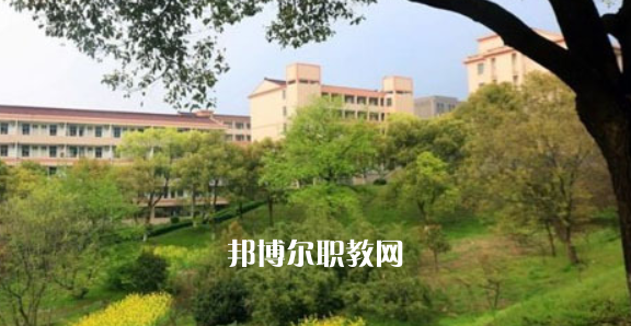 江蘇省宜興中等專業(yè)學校地址在哪里，哪個地區(qū)，哪個城市?