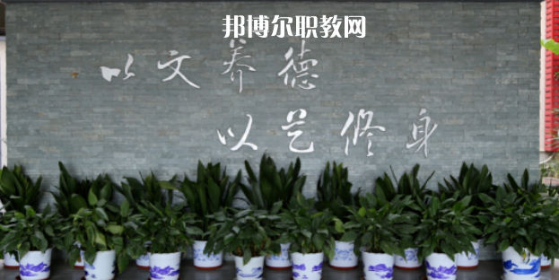 張家港市舞蹈學(xué)校地址在哪里，哪個地區(qū)，哪個城市?