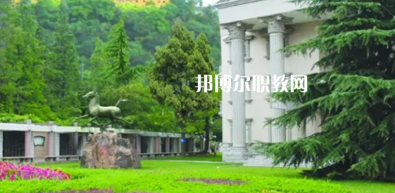 2023南通市旅游中等專(zhuān)業(yè)學(xué)校多少錢(qián) 南通市旅游中等專(zhuān)業(yè)學(xué)校各專(zhuān)業(yè)學(xué)費(fèi)收費(fèi)標(biāo)準(zhǔn)