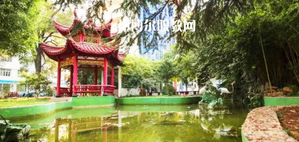 連云港市藝術(shù)學(xué)校地址在哪里，哪個地區(qū)，哪個城市?