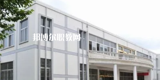 江蘇省金湖中等專業(yè)學(xué)校地址在哪里，哪個地區(qū)，哪個城市?