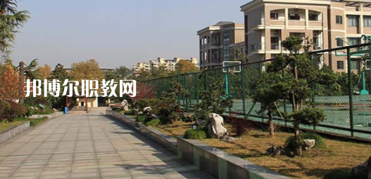 杭州市城西中學(xué)職高部地址在哪里，哪個(gè)地區(qū)，哪個(gè)城市?