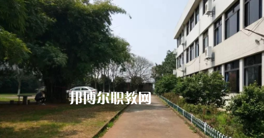 2023蘭溪市第六中學(xué)多少錢 蘭溪市第六中學(xué)各專業(yè)學(xué)費收費標(biāo)準(zhǔn)