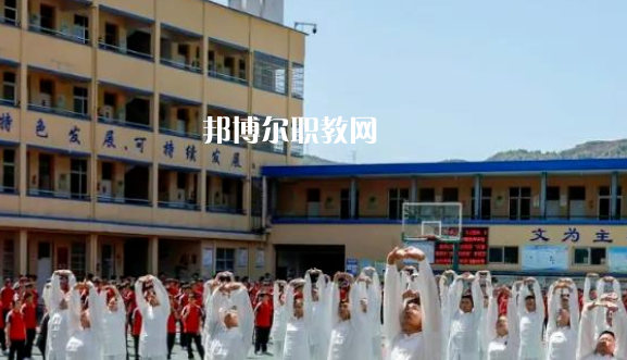 蒼南縣飛林職業(yè)學(xué)校地址在哪里，哪個地區(qū)，哪個城市?