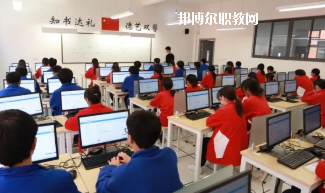 寧波市東坤職業(yè)高級中學地址在哪里，哪個地區(qū)，哪個城市?