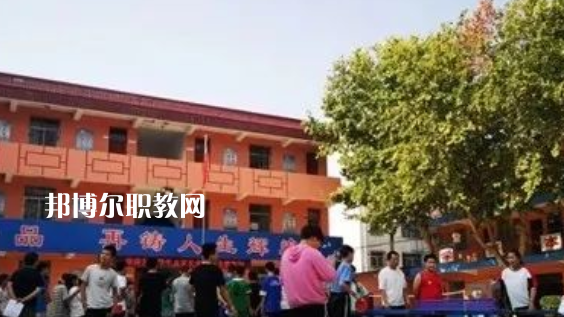 陜西渭南商貿(mào)技工學(xué)校地址，乘車路線