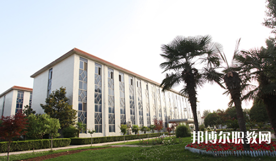 2023西安齊力鐵路技工學(xué)校招生計(jì)劃 招生人數(shù)是多少(附要求、條件、對象)