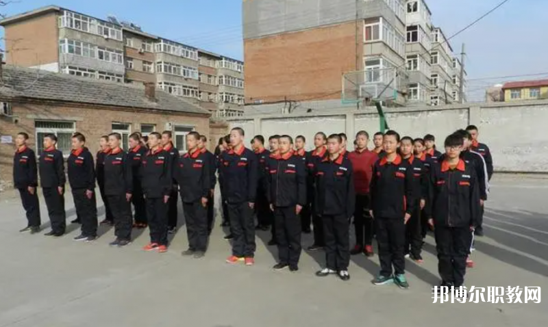 張家口靚典中等職業(yè)學(xué)校地址，乘車路線