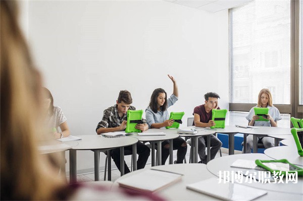 湖北哪里的中專學校能讀模具鉗工專業(yè)