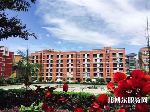 四川2024年上完中專(zhuān)可不可以上大專(zhuān)