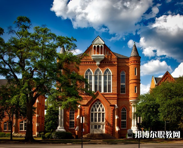 廣東哪里的中職學校能讀建筑裝飾(室內(nèi)設(shè)計方向)專業(yè)