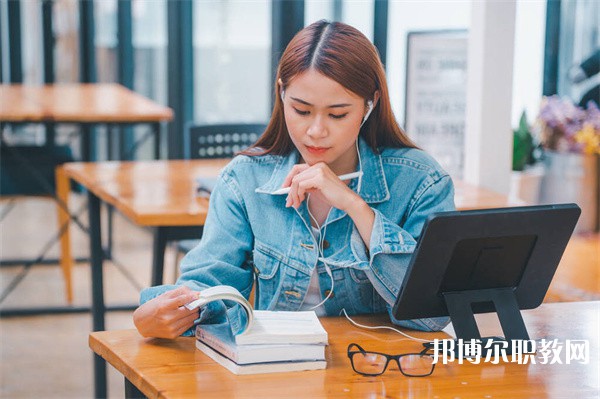 廣東哪里的中職學(xué)校能讀護理專業(yè)專業(yè)