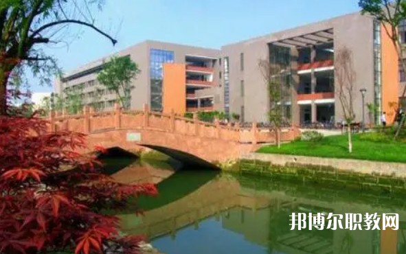 2024桂林市藝術學校招生計劃 招生人數(shù)是多少(附要求、條件、對象)