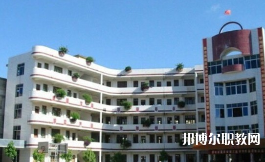 2024玉林市龍池職業(yè)技術(shù)學(xué)校招生計(jì)劃 招生人數(shù)是多少(附要求、條件、對象)