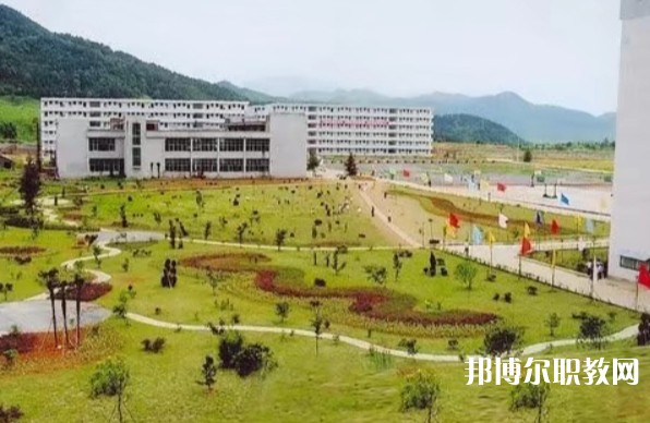 長江科技中等專業(yè)學校怎么樣、好不好