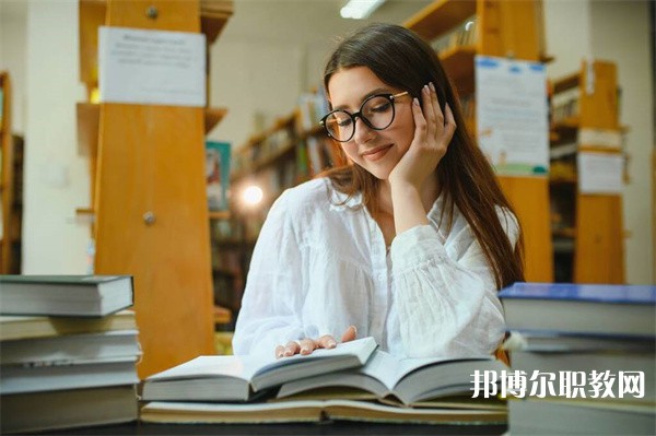 廣西哪里的中職學校能讀現(xiàn)代物流管理專業(yè)