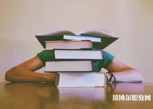 廣西哪里的中職學校能讀計算機應(yīng)用(影視動漫設(shè)計與制作方向)專業(yè)