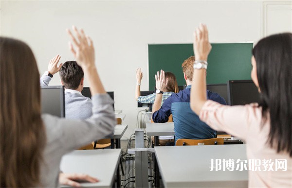 四川哪里的中職學(xué)校能讀文秘與計算機應(yīng)用專業(yè)