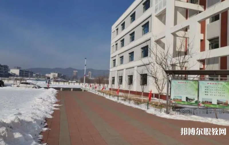 2024新賓縣中等職業(yè)技術(shù)專(zhuān)業(yè)學(xué)校招生計(jì)劃 招生人數(shù)是多少(附要求、條件、對(duì)象)