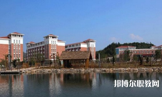 長(zhǎng)治衛(wèi)生學(xué)校2025年有哪些專(zhuān)業(yè)
