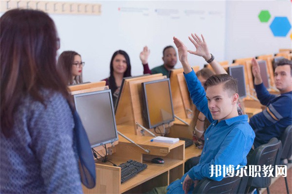 貴州哪里的職業(yè)學校能讀旅游酒店服務與管理專業(yè)