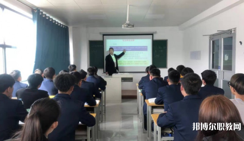 甘肅2025年鐵路學校開設(shè)有哪些課程