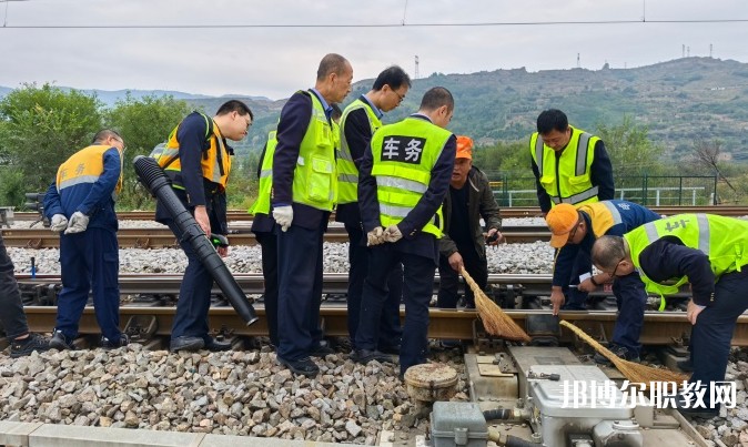 甘肅2025年鐵路學校哪個專業(yè)比較好
