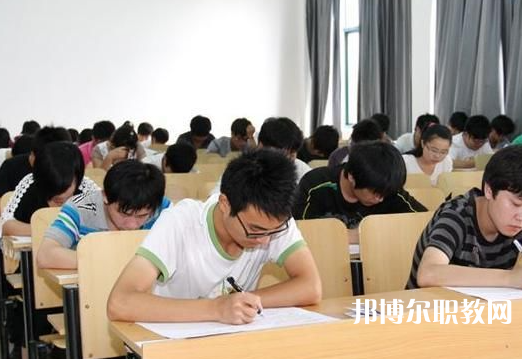 2025萍鄉(xiāng)公辦中專學(xué)校最新排名前三名單