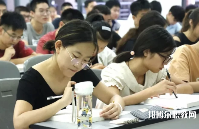 2025濟(jì)南職業(yè)學(xué)校最新排名前三名單