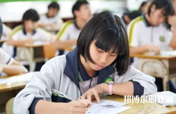 2025德陽中專學(xué)校最新排名前三名單